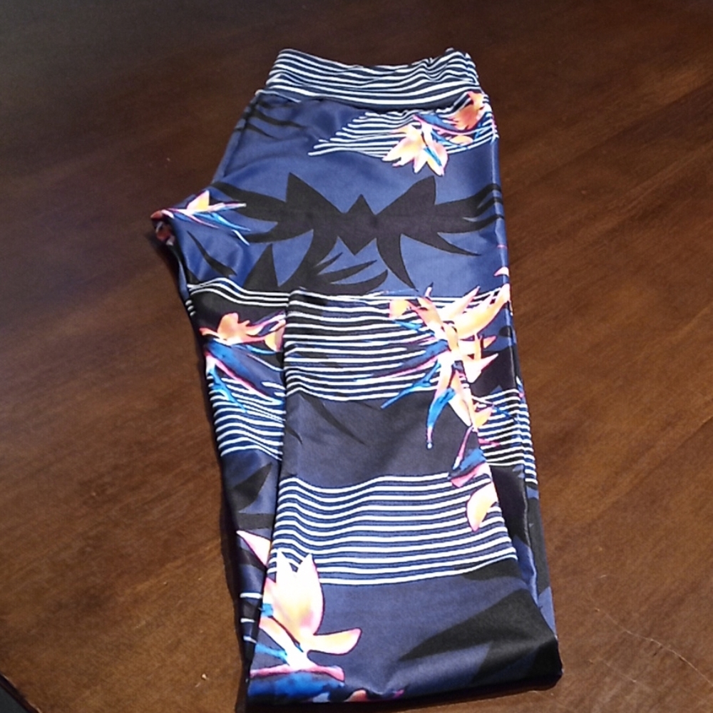 Yoga Pants - Picture 3 of 4